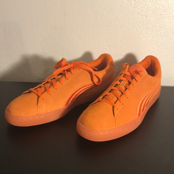 ‼️SOLD‼️Suede Classic Badge Iced Pumas • Golden - Picture 8 of 8